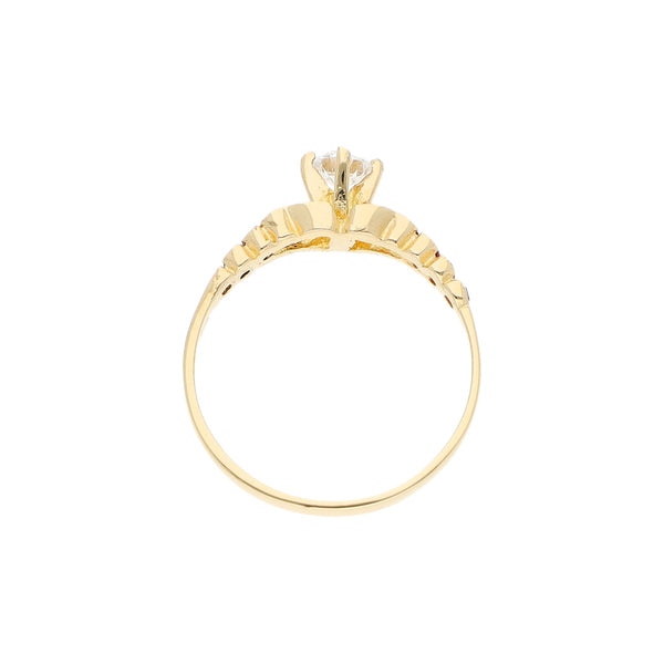 Anillo diseño especial con sintéticos en oro amarillo 14 kilates.