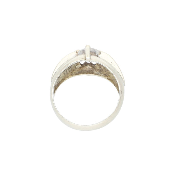 Anillo diseño especial con circonia en oro blanco 12 kilates.