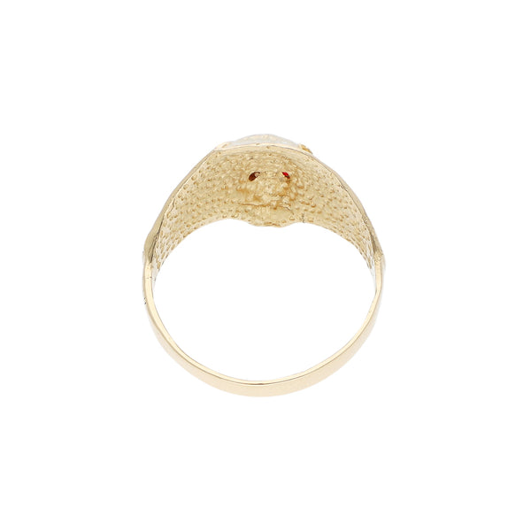 Anillo diseño especial con sintéticos motivo león en oro amarillo 14 kilates.
