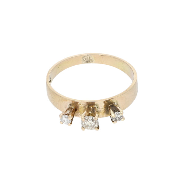 Anillo diseño especial con diamantes en oro amarillo 14 kilates.