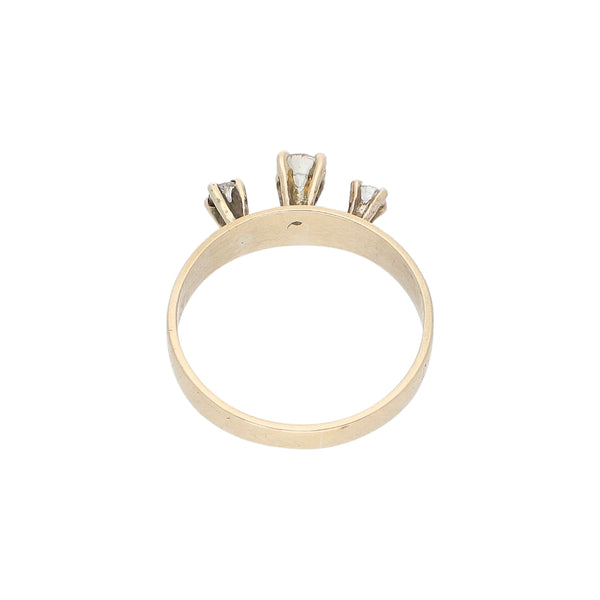 Anillo diseño especial con diamantes en oro amarillo 14 kilates.