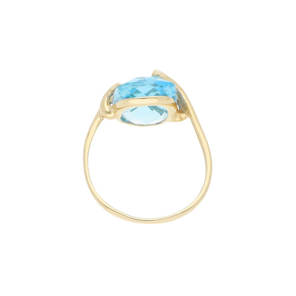 Anillo estilizado con sintético en oro amarillo 14 kilates.