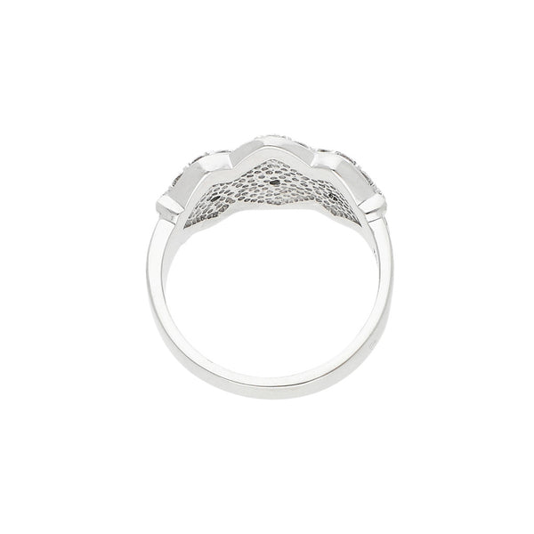 Anillo diseño especial con diamantes en oro blanco 14 kilates.