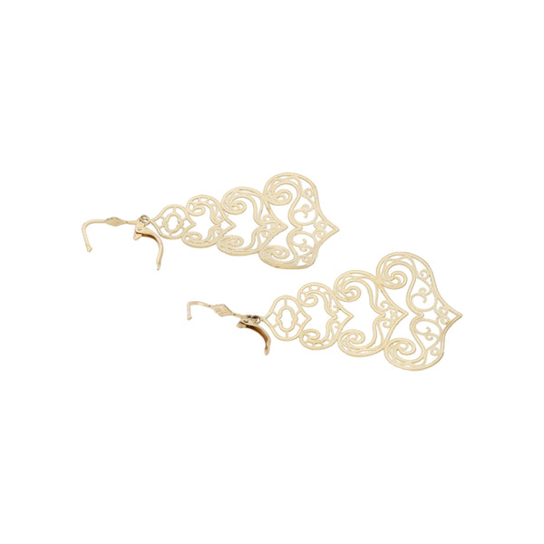 Aretes calados en oro amarillo 14 kilates.