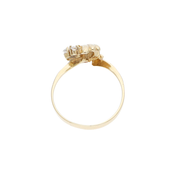 Anillo diseño especial con sintéticos en oro amarillo 14 kilates.