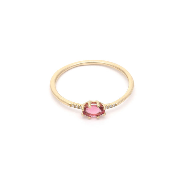 Anillo diseño especial con diamantes y topacio en oro amarillo 14 kilates.