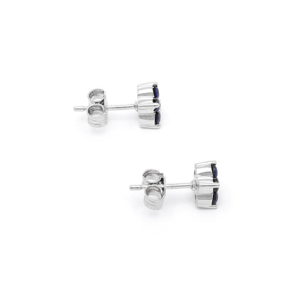 Aretes diseño especial con diamantes y zafiros en oro blanco 14 kialtes.
