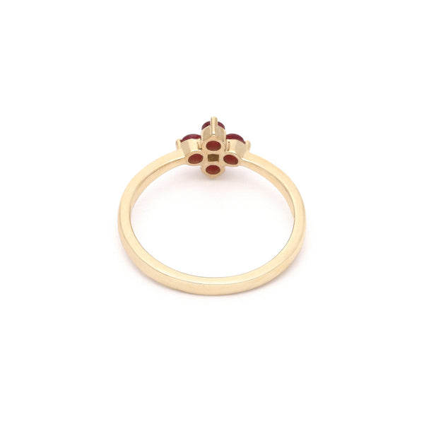 Anillo diseño especial con diamantes y rubíes en oro amarillo 14 kilates.