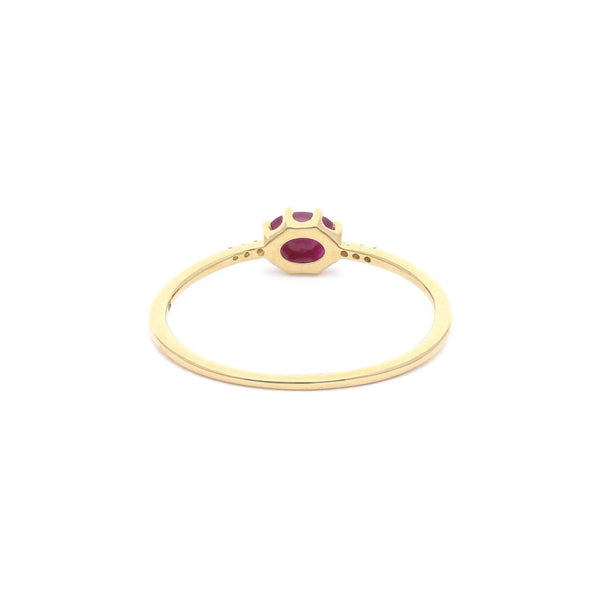 Anillo diseño especial con diamantes y rubí en oro amarillo 14 kilates.