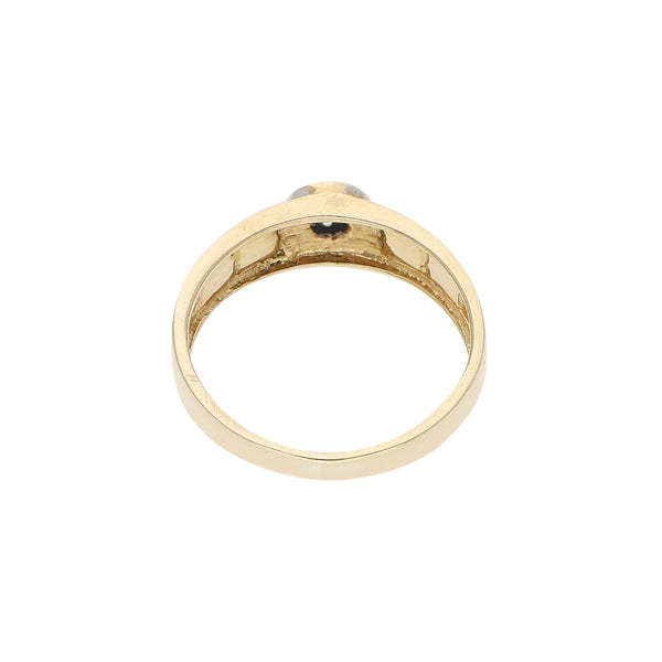 Anillo diseño especial con diamante en oro amarillo 14 kilates.
