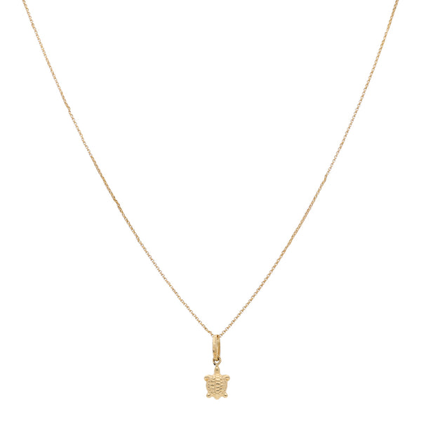Gargantilla eslabón cruzado y dije diseño especial motivo tortuga en oro amarillo 14 kilates.