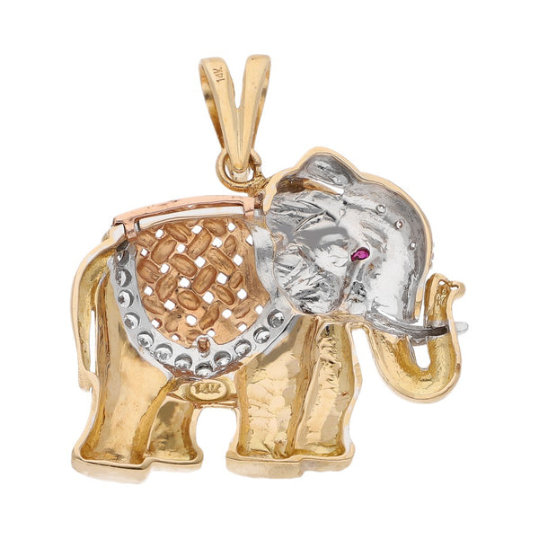 Dije diseño especial motivo elefante con sintéticos en oro tres tonos 14 kilates.