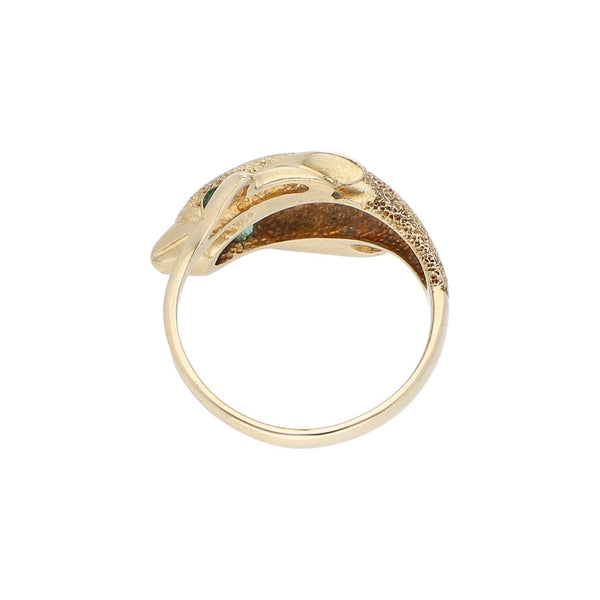 Anillo diseño especial con esmeraldas motivo delfín en oro amarillo 14 kilates.