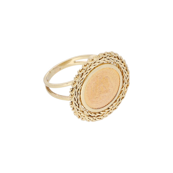 Anillo boleado con aplicación de moneda de dos y medio pesos en oro mexicano 21.6 kilates en oro amarillo 14 kilates.