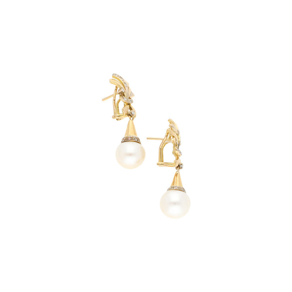 Aretes diseño especial con colgantes, diamantes y perlas en oro amarillo 12 kilates.