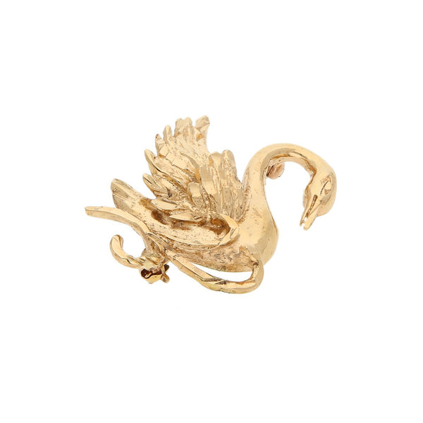 Prendedor labrado motivo cisne en oro amarillo 14 kilates.