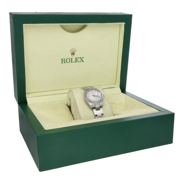 Reloj Rolex para dama modelo DateJust bisel en oro blanco 14 kilates.