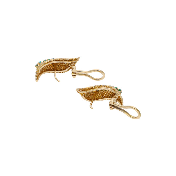 Aretes diseño especial con turquesas en oro amarillo 14 kilates.