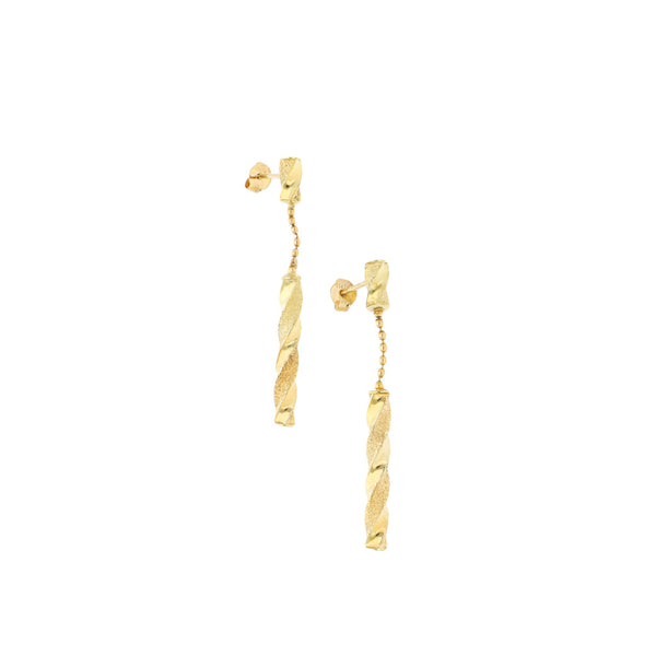 Broqueles diseño especial con colgantes en oro amarillo 14 kilates.
