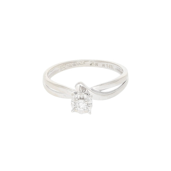 Anillo de compromiso con diamante en oro blanco 14 kilates.