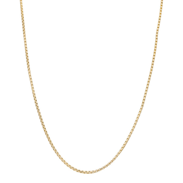Collar eslabón cuadrado cruzado en oro amarillo 14 kilates.