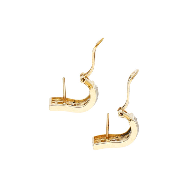 Aretes diseño especial con sintéticos motivo grecas en oro amarillo 14 kilates.