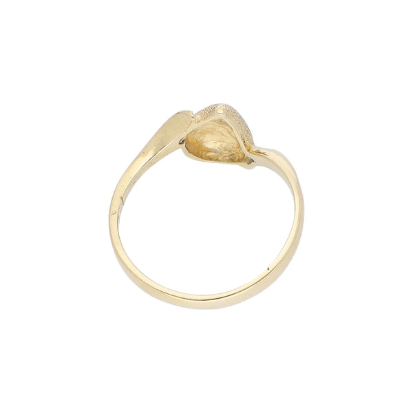 Anillo diseño especial en oro amarillo 14 kilates.