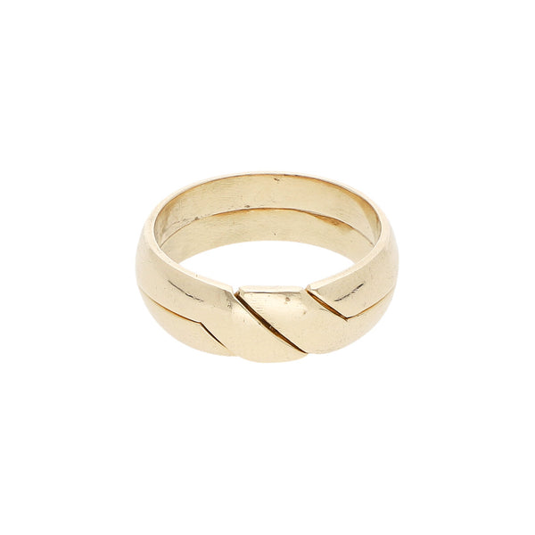 Alianza diseño especial en oro amarillo 14 kilates.