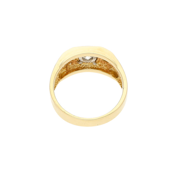 Anillo tipo sello con circonias en oro tres tonos 14 kilates.