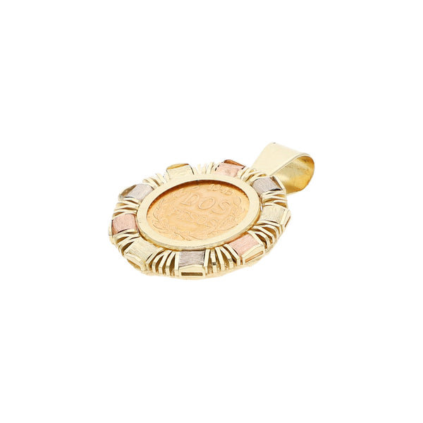 Dije diseño especial con moneda de dos pesos oro mexicano 21.6 kilates en oro tres tonos 14 kilates.