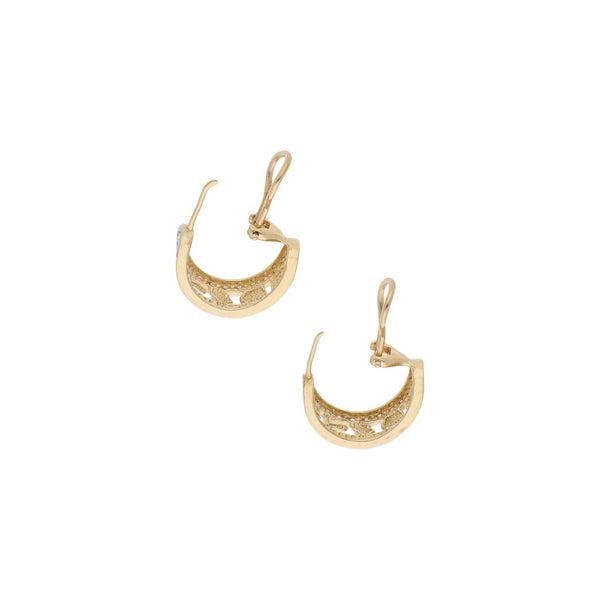 Aretes diseño especial con sintéticos motivos de la suerte en oro amarillo 14 kilates.