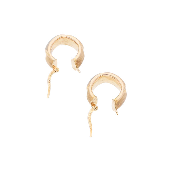 Arracadas diseño especial en oro amarillo 14 kilates.