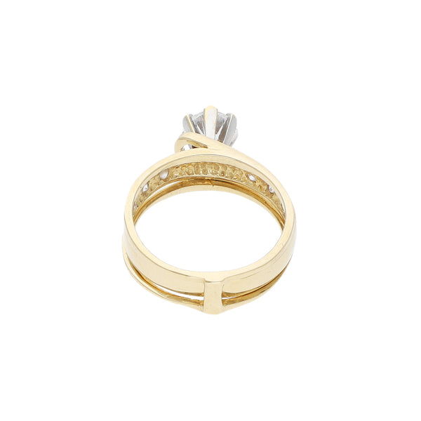 Anillo de compromiso de dos piezas con sintéticos en oro amarillo 14 kilates.