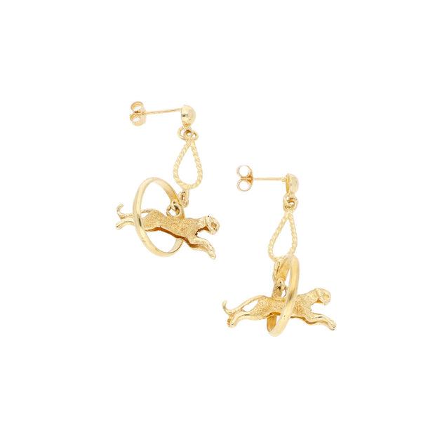 Broqueles diseño especial con colgantes motivo pantera en oro amarillo 14 kilates.