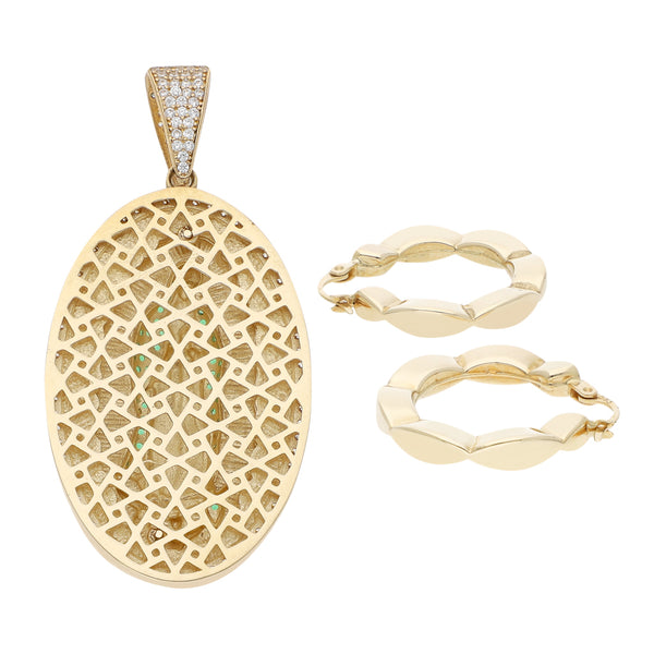 Arracadas huecas y medalla diseño especial con sintéticos motivo Virgen de Guadalupe en oro amarillo 14 kilates.
