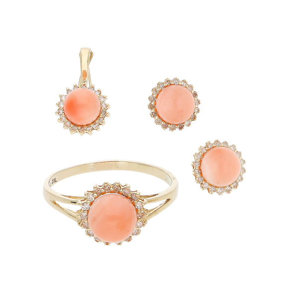Juego de anillo, dije y aretes diseño especial con diamantes y coral en oro amarillo 14 kilates.