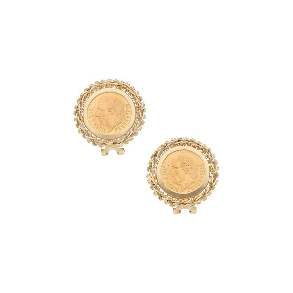 Aretes boleados con aplicación moneda de dos pesos oro mexicano 21.6 kilates en oro amarillo 14 kilates.