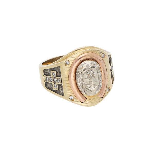 Anillo diseño especial con sintéticos motivos religiosos en oro tres tonos 14 kilates.