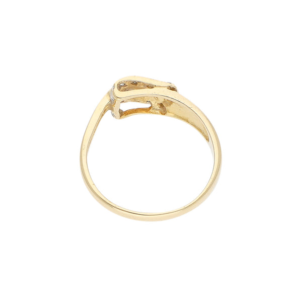 Anillo diseño especial con sintéticos en oro amarillo 14 kilates.