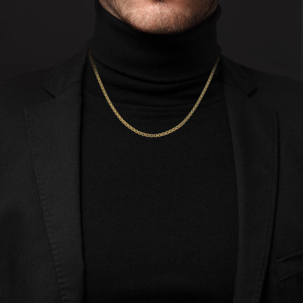 Collar eslabón cuadrado cruzado firma Chopard en oro amarillo 18 kilates.