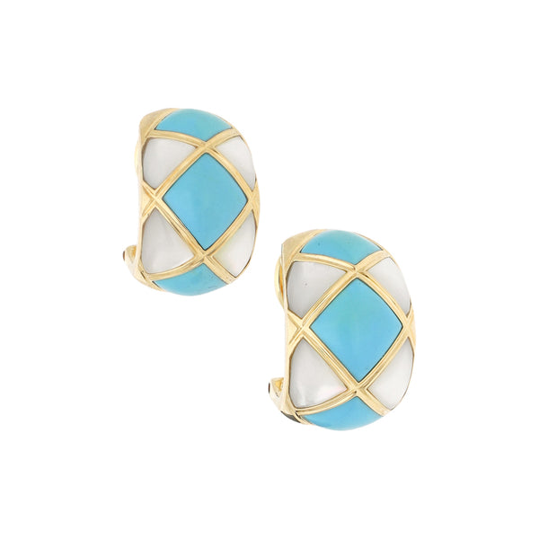 Aretes diseño especial con sintéticos en oro amarillo 14 kilates.