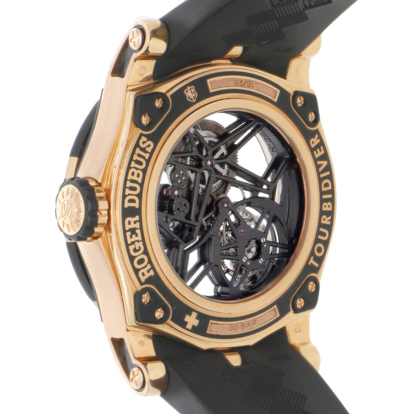 Reloj Roger Dubuis para caballero modelo Tourbidiver caja y broche en oro rosa 18 kilates.