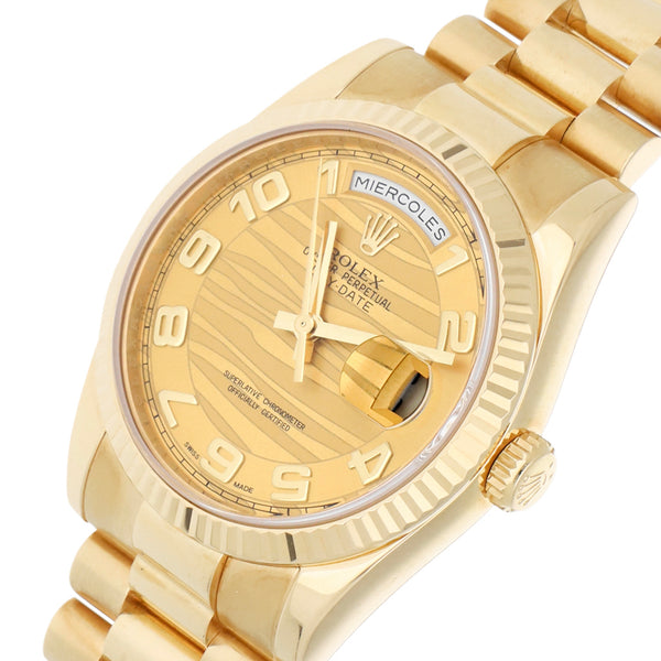 Reloj Rolex para caballero modelo Oyster Perpetual Day-Date en oro amarillo 18 kilates.