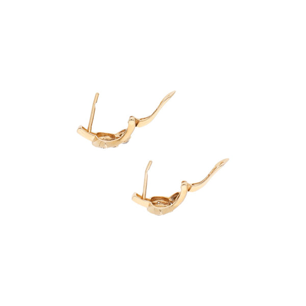 Aretes diseño especial con sintéticos en oro amarillo 14 kilates.