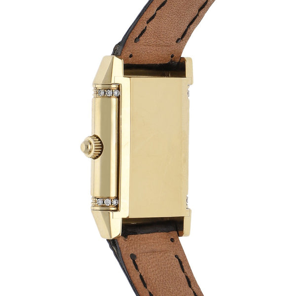 Reloj Jaeger-LeCoultre para dama modelo Reverso caja y broche en oro amarillo 18 kilates.