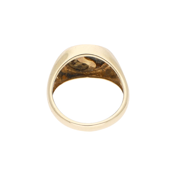 Anillo sello con diamantes y ónix en oro amarillo 14 kilates.