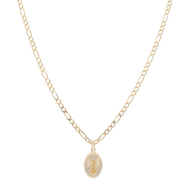 Collar de tres eslabones por uno y medalla facetada motivo Virgen de Guadalupe en oro amarillo 14 kilates.
