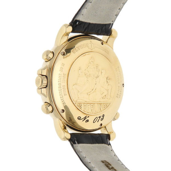 Reloj Ulysse Nardin para caballero modelo Berlin caja y broche en oro amarillo 18 kilates.