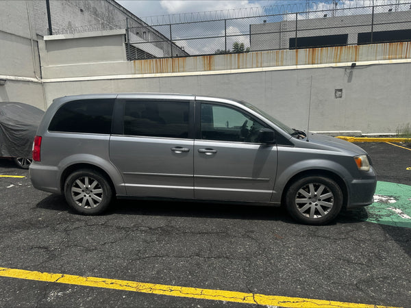 CHRYSLER TOWN & COUNTRY LI/ TA/ CD/ RA-17