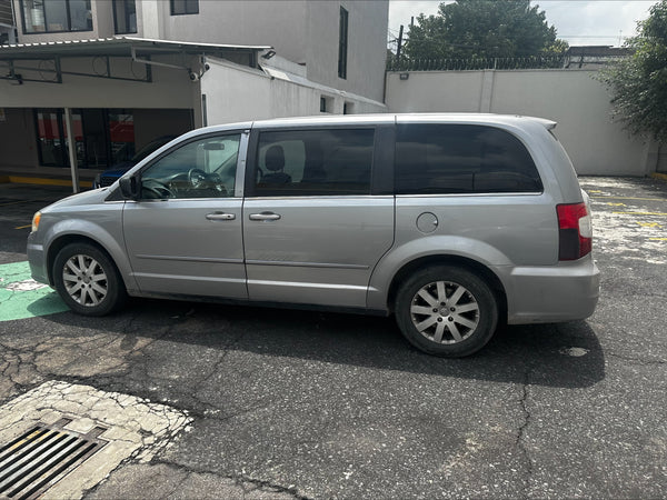 CHRYSLER TOWN & COUNTRY LI/ TA/ CD/ RA-17